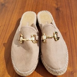 New Directions Faux Espadrille Suede Mules Size 7